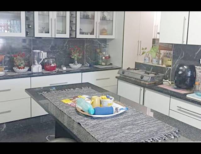 4 BEDROOM APARTMENT FOR SALE IN WYCHWOOD